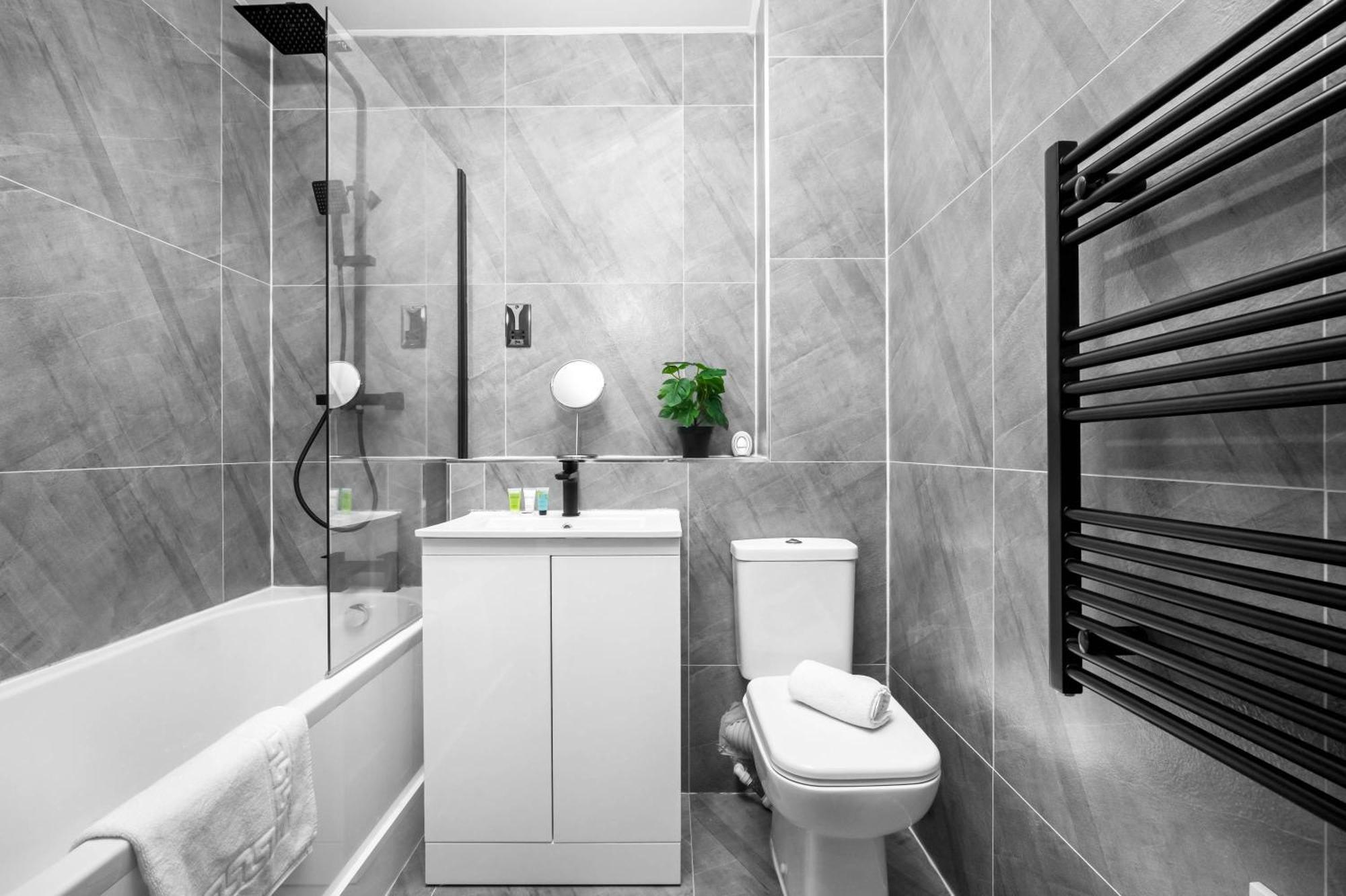 New Luxury Two Bedroom Apartment - City Centre - Netflix - Wifi - Top Rated - Jq 8Ah Бирмингем Экстерьер фото